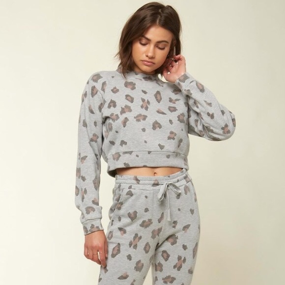 🌴🌼O’Neill- NOVIE CROPED SWEATER🌼🌴 - Picture 3 of 10